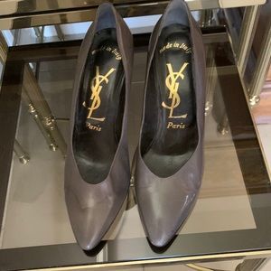 90s YSL Paris pumps. Says size 10M, but if you know the brand, will fit 9M